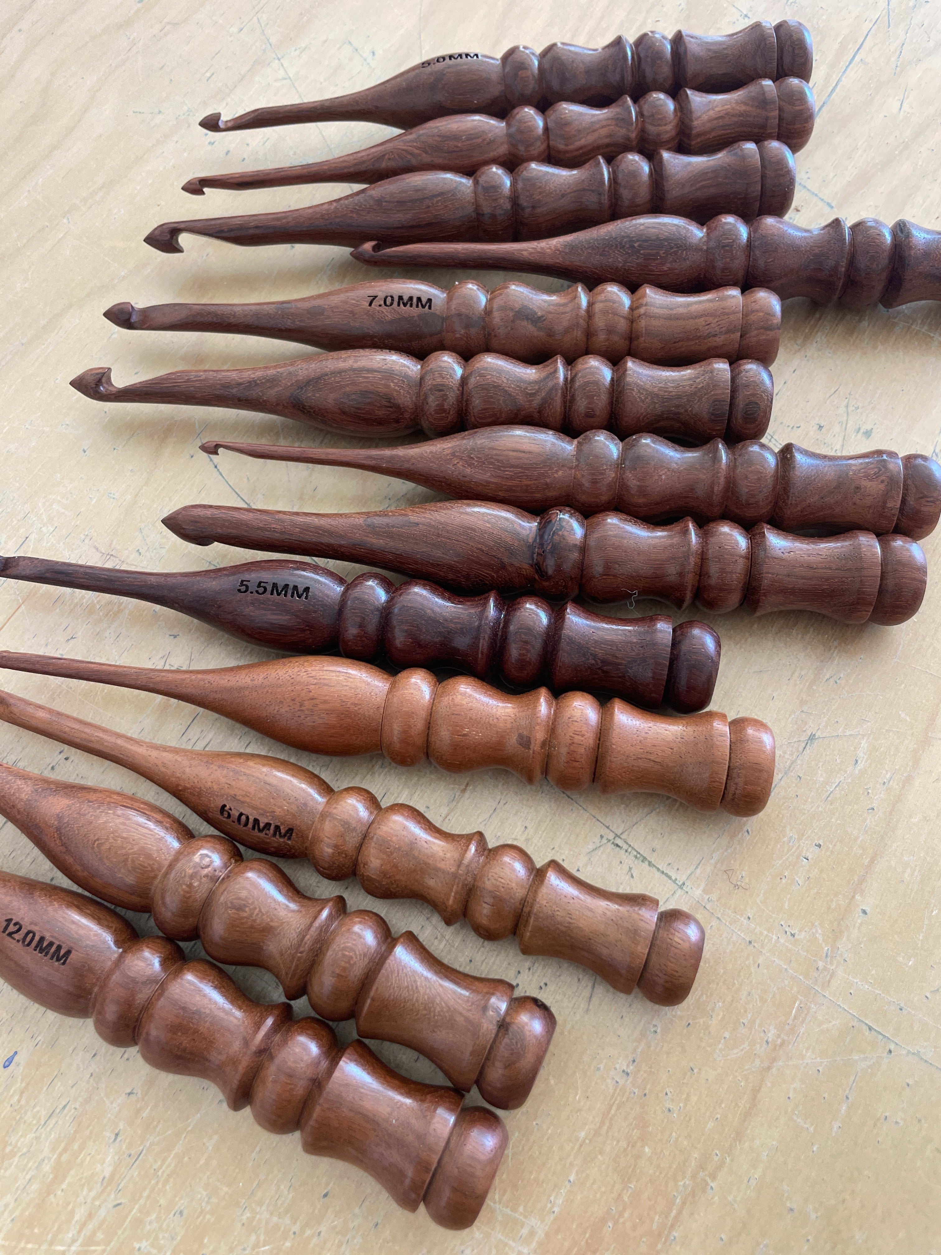 Wooden crochet hooks Ergonomic handle
