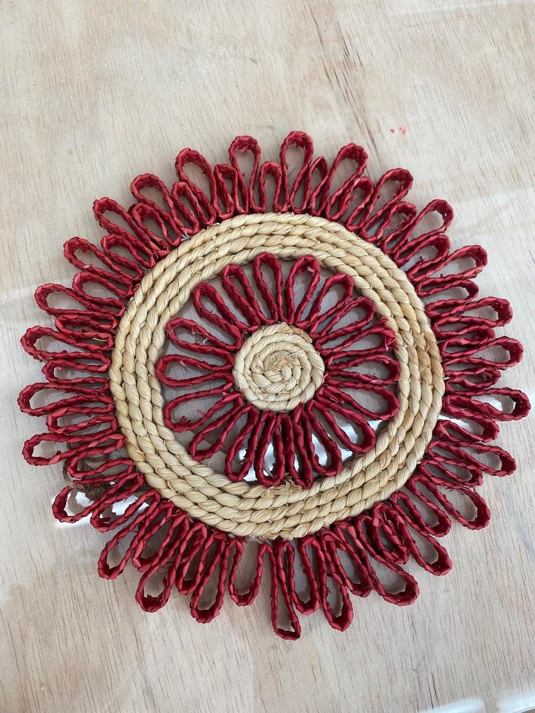 Vintage red/nat straw flower trivet