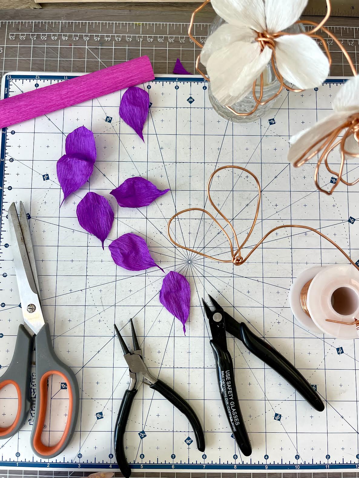 APR 23rd IN-PERSON - Sculptural Wire & Paper Flowers with Mirina Moloney