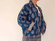 Load image into Gallery viewer, Quilted Kimono Jacket Block Printed - REVERSIBLE INDIGO POP