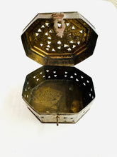 Load image into Gallery viewer, Vintage Brass Cricket Box