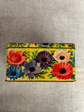 Load image into Gallery viewer, Vintage Flower Pattern Biscuit Tin