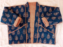 Load image into Gallery viewer, Quilted Kimono Jacket Block Printed - REVERSIBLE INDIGO POP