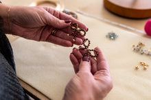 Load image into Gallery viewer, Festive Beaded Bow Earrings - DIY Tutorial (DIGITAL DOWNLOAD)