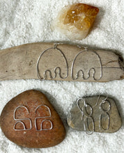 Load image into Gallery viewer, DEC 13TH - Intro to silversmithing: Silver Wire Earrings