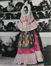 Load image into Gallery viewer, Frida&#39;s Closet Collection
